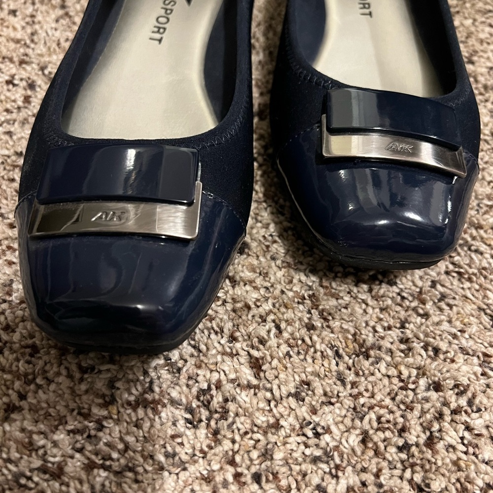 Women’s Flats - 10 M -  Navy Flats with Silver Hardware